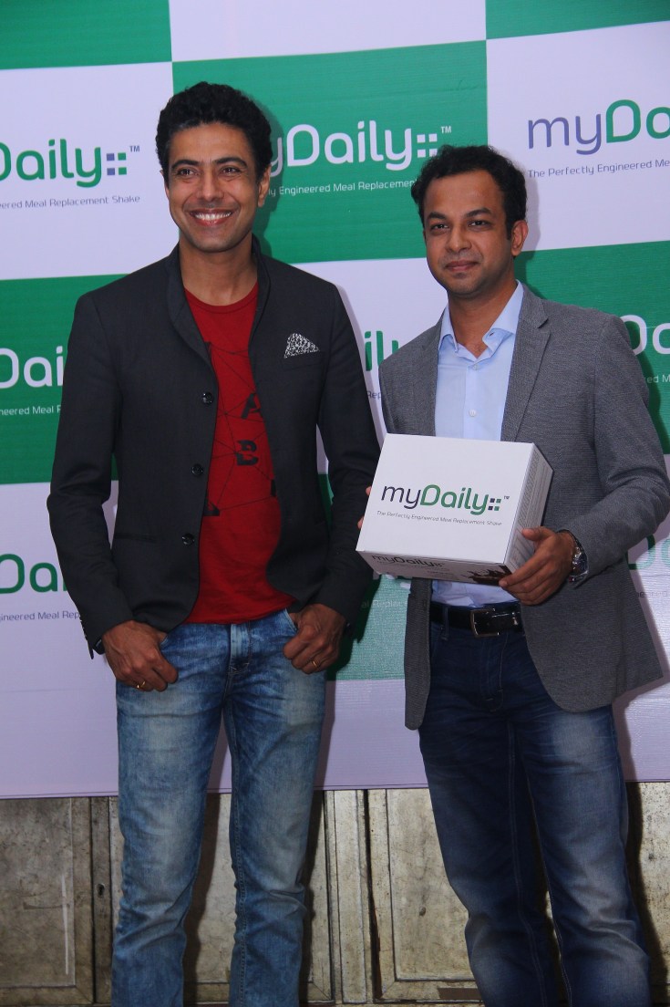 chef-ranveer-brar-with-director-business-head-of-mydaily-mr-saurabh-garg-1