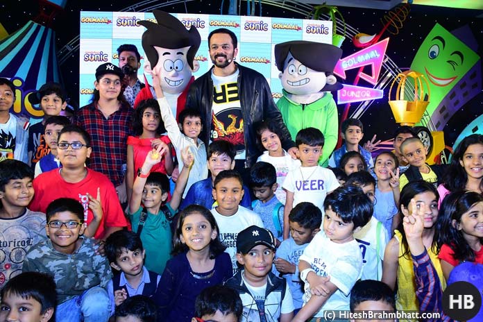 Rohit-Shetty-with-Nicktoons-Gopal-and-Madhav-and-kids-at-Sonics-launch-of-Golmaal-Jr.